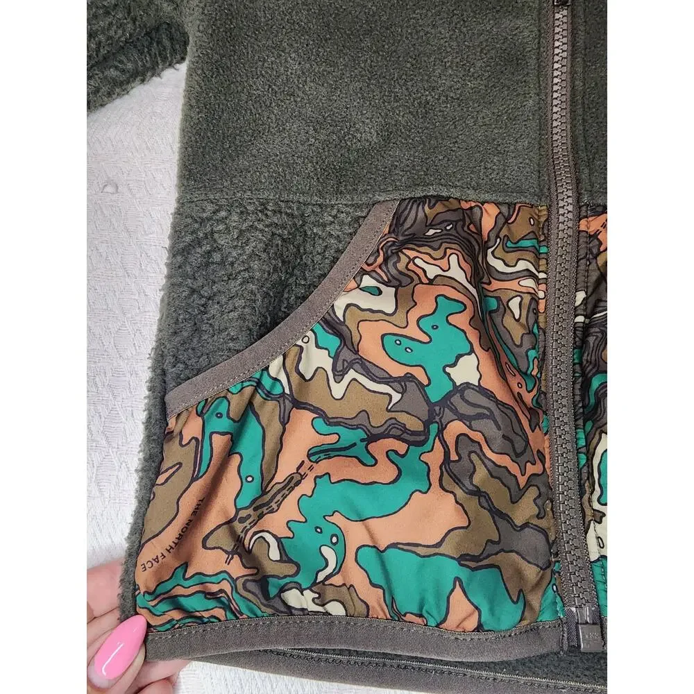 The North Face Kids Size 4 Olive Fleece Hooded Jacket Topo Camo Full Zip